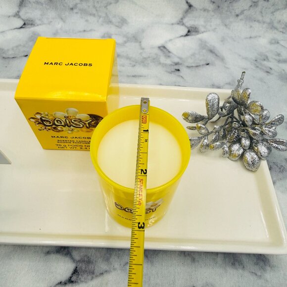 Marc Jacobs Yellow Daisy Bougie Parfumée Scented Candle,Full 70g,2.4oz-BOXED-NEW - Picture 7 of 10